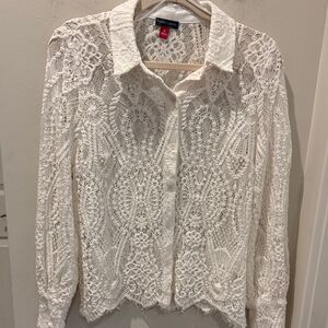 Vince Camuto White Lace Button-Down Shirt with scalloped hemline size medium